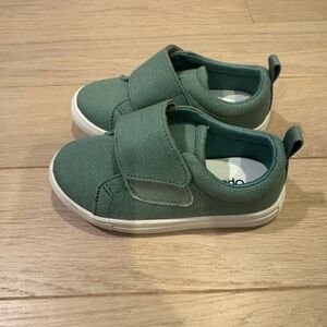 Kids' Canvas Sneakers with Velcro strap
